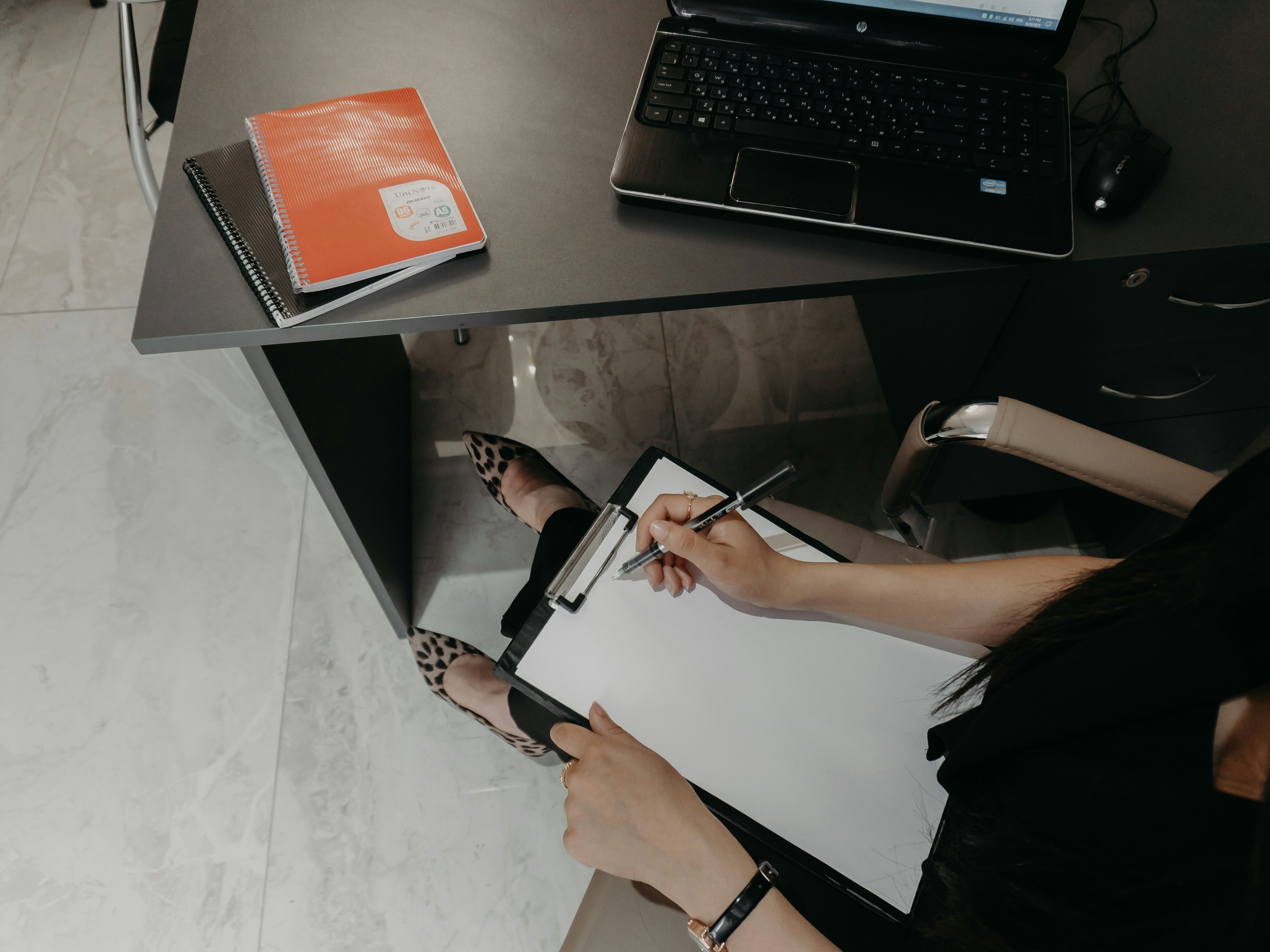 Pastelink.id is a Pastelink website where you can store text or links online for a certain period of time. Paste your link or text and then share it.